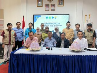 FGD Pengembangan Kurikulum Institut Hasan Sulur Hadirkan Ketua APTIKOM Sulawesi Barat